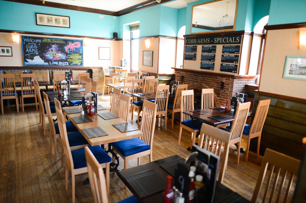 ホテル Cobb Arms ライム・レジス エクステリア 写真