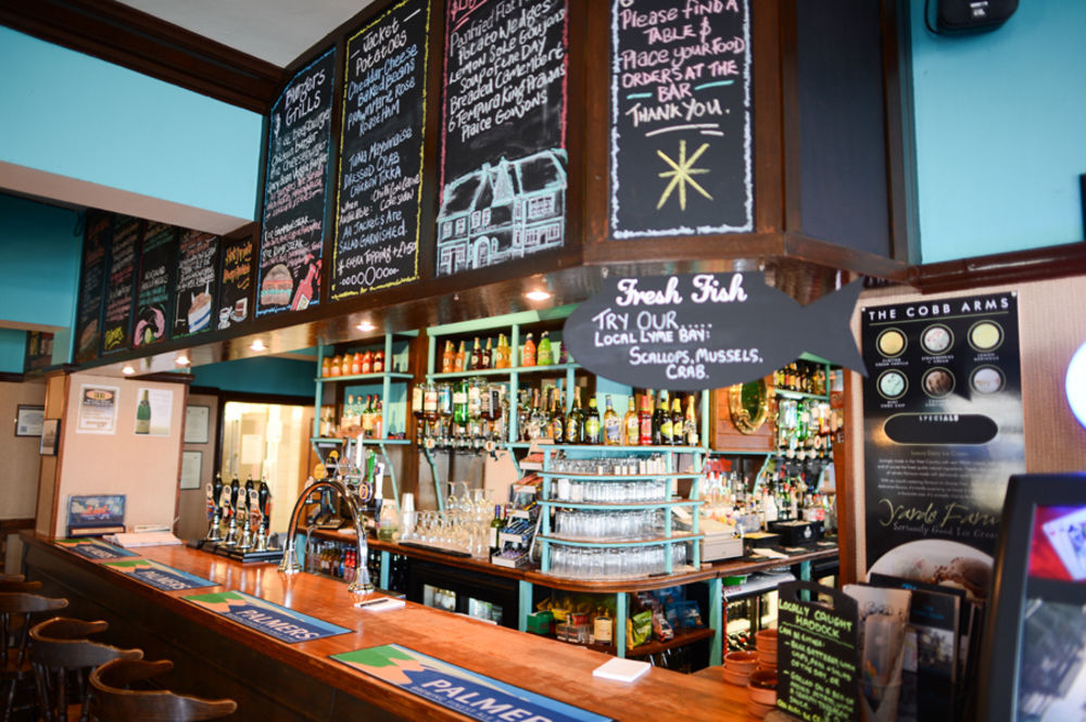 ホテル Cobb Arms ライム・レジス エクステリア 写真