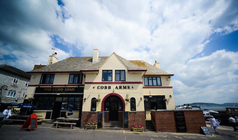 ホテル Cobb Arms ライム・レジス エクステリア 写真