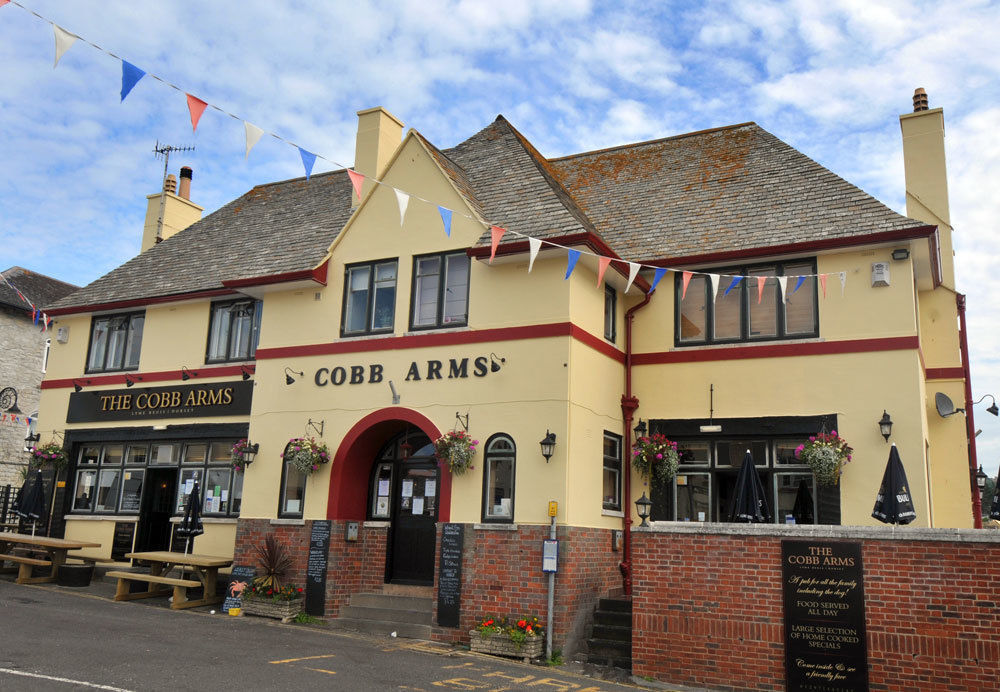 ホテル Cobb Arms ライム・レジス エクステリア 写真